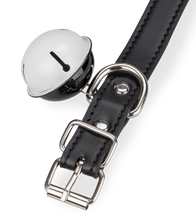 Load image into Gallery viewer, BDSM-Halsband aus Kunstleder mit großer Glocke