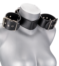 Load image into Gallery viewer, BDSM-Halsband mit Fesseln