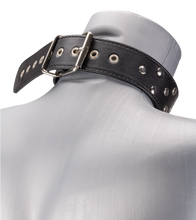 Load image into Gallery viewer, BDSM-Halsband mit Flachnieten, O-Ring und Leine