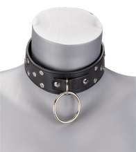 Load image into Gallery viewer, BDSM-Halsband mit Flachnieten, O-Ring und Leine