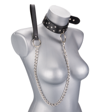 Load image into Gallery viewer, BDSM-Halsband mit Flachnieten, O-Ring und Leine