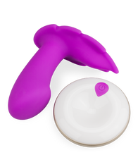 Load image into Gallery viewer, Ferngesteuerte Vibrating Panty aus Silikon