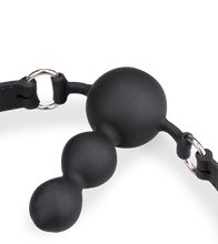 Load image into Gallery viewer, Gagball aus Silikon mit Plug 6 cm