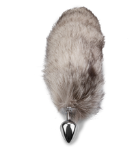 Load image into Gallery viewer, Grau-weißer Fuchsschwanz-Buttplug mit echtem Fell