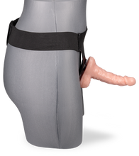Load image into Gallery viewer, Hautfarbener Umschnalldildo mit O-Ring-Gurt