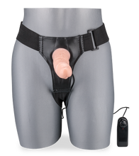 Load image into Gallery viewer, Hohler hautfarbener Umschnall-Vibrator Sascha