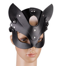Load image into Gallery viewer, Katzenmaske aus Kunstleder mit Metallnieten