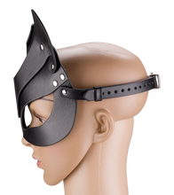 Load image into Gallery viewer, Katzenmaske aus Kunstleder mit Metallnieten