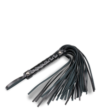 Load image into Gallery viewer, Kleiner BDSM-Flogger Docility