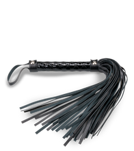Load image into Gallery viewer, Kleiner BDSM-Flogger Docility
