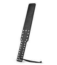 Load image into Gallery viewer, Schwarzes Kunstleder-Paddle mit Nieten 38 cm