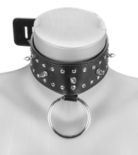 Load image into Gallery viewer, SM-Halsband mit Nieten und Schloss